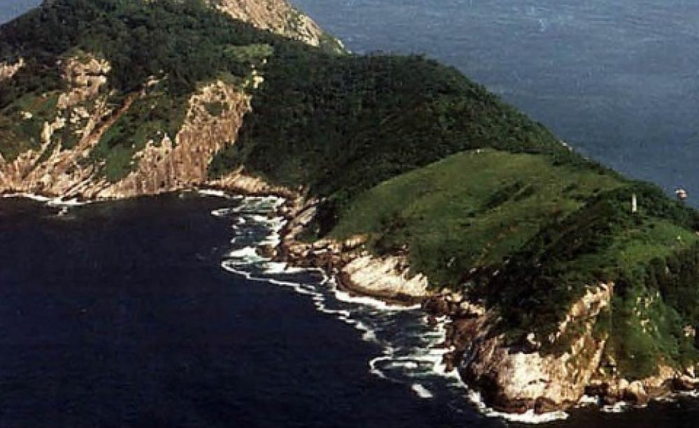 Some 90 miles off the Sao Paulo coast, Ilha da Queimada Grande looks very pretty from far away. But up close, it's terrifying. Photo: Prefeitura Municipal Itanhaém.