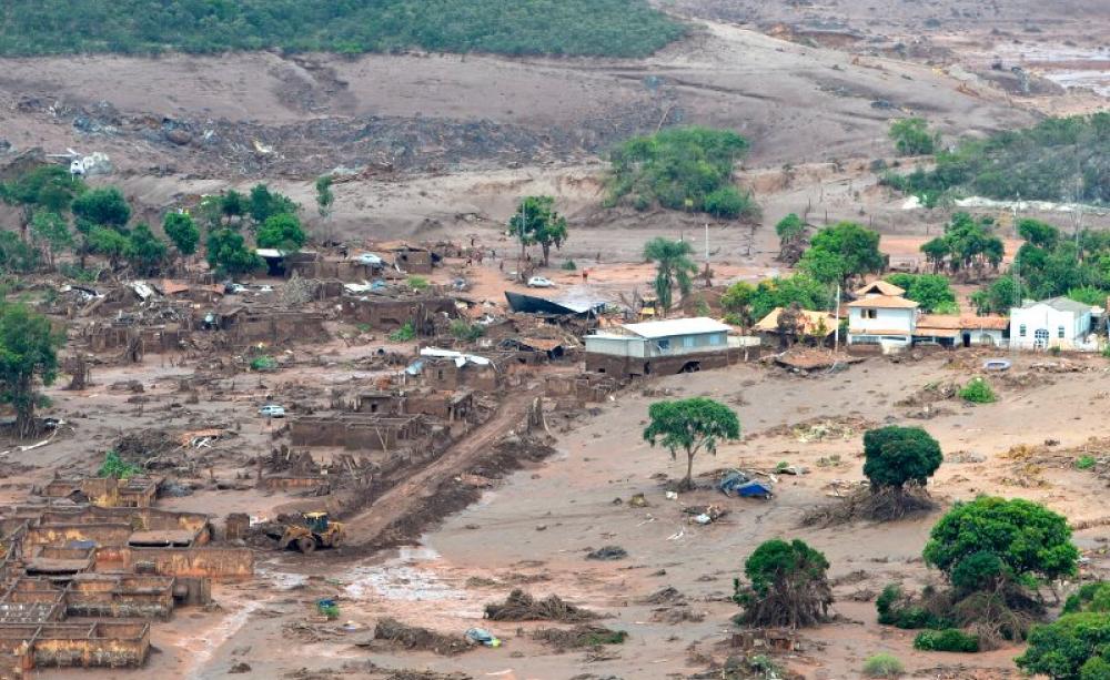 Area of Bento Rodrigues, Minas Gerais state, affected by the release of mine tailings from the failed dams. Photo: Agência Brasil Fotografias via Flickr (CC BY-NC-SA).