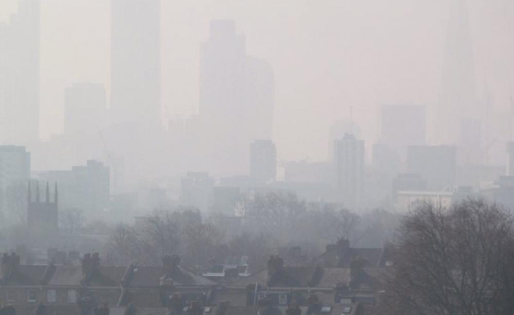 When the government breaks the law over air pollution, who will be able to hold it to account? London Air Pollution View from Hackney, 10th April 2015. Photo: DAVID HOLT via Flickr (CC BY-SA).