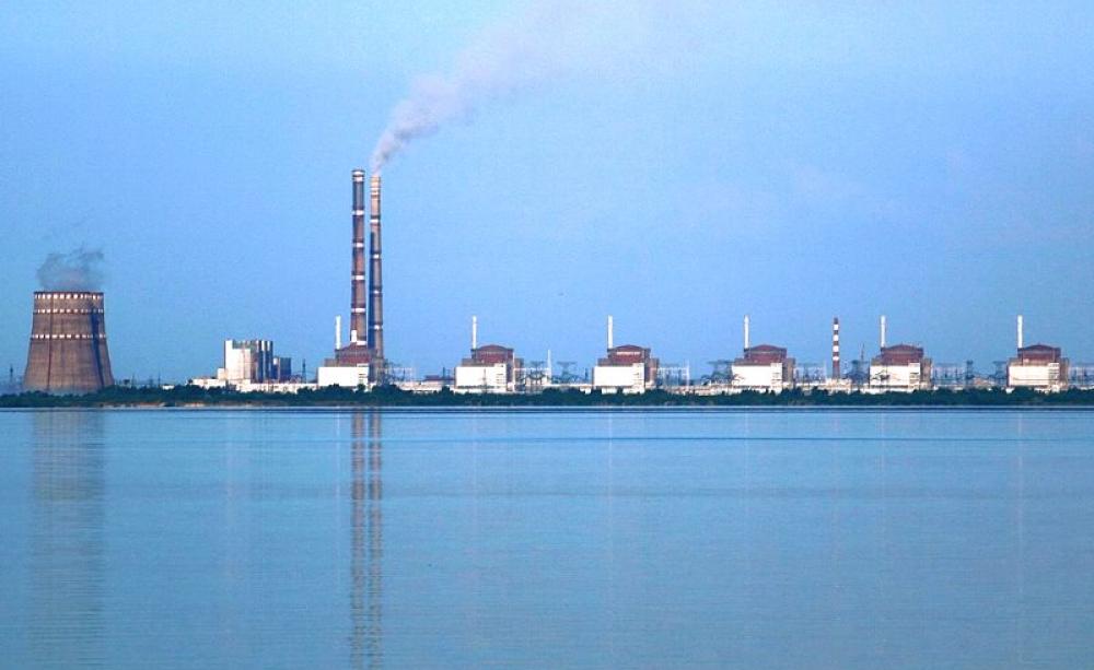 The Zaporozhye nuclear power station seen from the 'Nikopol' bank of the river Dnieper, Ukraine. Photo: Ralf1969 via Wikimedia Commons (CC BY-SA).