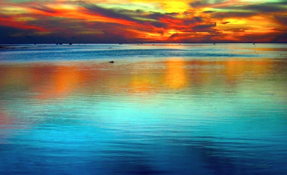 Sunset at Papeete, French Polynesia. Photo: Pilottage via Flickr (CC BY).