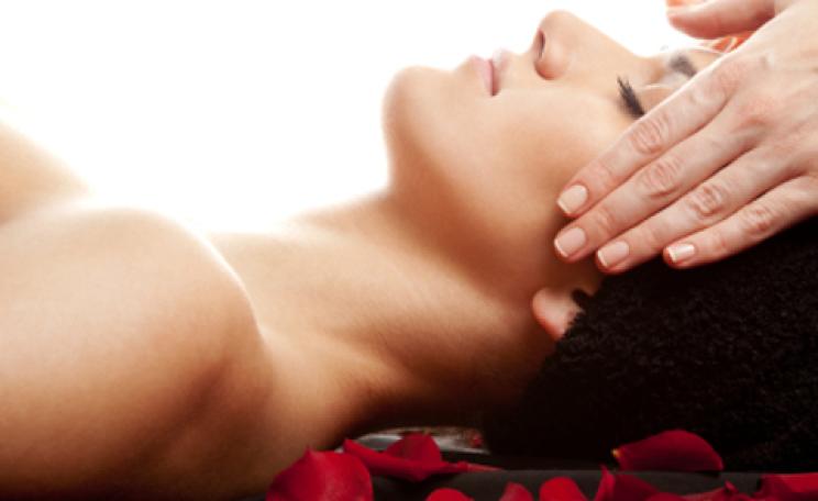 Review: Aromatherapy Associates Aroma Radiance facial