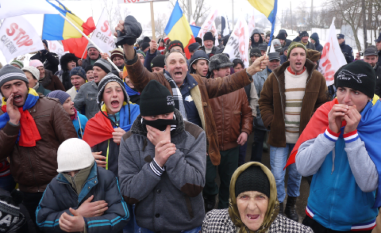 Pungesti - the protests against Chevron and the fracking profiteers continue as homes are shaken by earthquakes and wells are poisoned. Photo: Radu Ciorniciuc.