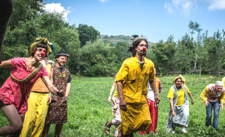 Workshop at the 2013 FanFest at Rosia Montana, which attracted thousands to the small village and stimulated a new round of activism to defeat the gold mine. Photo: Jan Slangen via Flickr (CC BY-NC-SA).